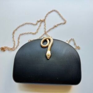 Black Hard Shell Clutch Crossbody Purse Bag with Gold Closure Clasp OS